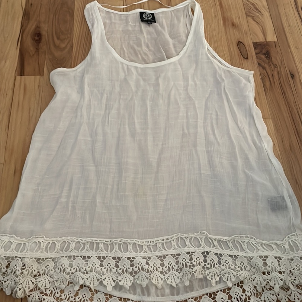 Bobeau white sleeveless blouse with crochet trim